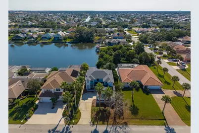 4 Cedar Hollow Court, Palm Coast, FL 32137 - Photo 2
