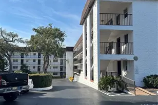 118 S Halifax Ave, Daytona Beach, FL 32118 - Photo 2