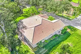 15 Chinier St, Palm Coast, FL 32137 - Photo 4