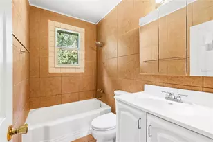 1334 NE 1st Ave, Gainesville, FL 32641 - Photo 12