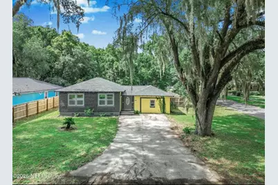 1334 NE 1st Avenue, Gainesville, FL 32641 - Photo 1