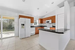 24 Raemond Ln, Palm Coast, FL 32164 - Photo 10