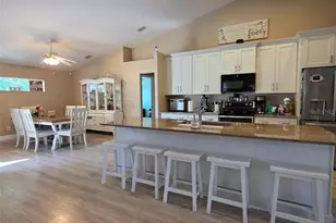 8 Bannerwood Ln, Palm Coast, FL 32137 - Photo 2