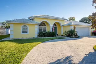 38 Burning Ember Ln, Palm Coast, FL 32137 - Photo 2