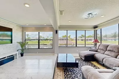 7 Carry Court, Palm Coast, FL 32137 - Photo 4