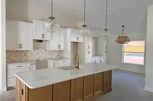 18 Central Pl, Palm Coast, FL 32137 - Photo 2