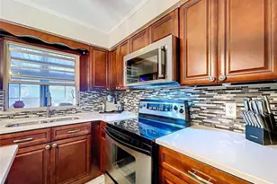 37224 Price Dr, Zephyrhills, FL 33541 - Photo 6