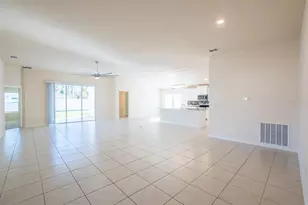 1 Zinnia Ct, Palm Coast, FL 32164 - Photo 4