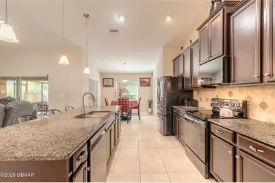 11 Robin Place, Palm Coast, FL 32164 - Photo 6