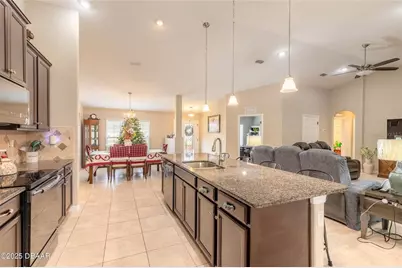 11 Robin Place, Palm Coast, FL 32164 - Photo 8