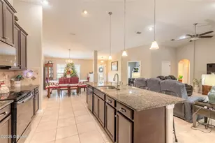 11 Robin Pl, Palm Coast, FL 32164 - Photo 8