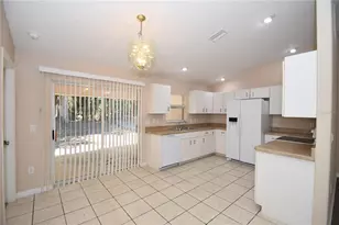 8 Regency Dr, Palm Coast, FL 32164 - Photo 8