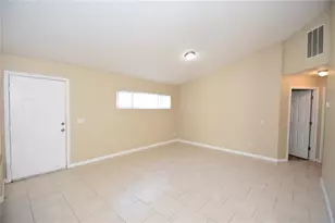 27 Bunker View Dr, Palm Coast, FL 32137 - Photo 2