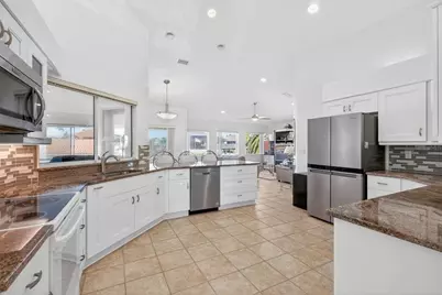 10 Collinson Court, Palm Coast, FL 32137 - Photo 16