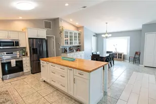 11 Sweet Bay Dr, Palm Coast, FL 32137 - Photo 2