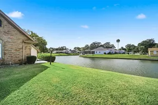 10 Castle Ct, Palm Coast, FL 32137 - Photo 4