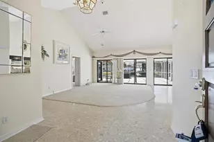 10 Castle Ct, Palm Coast, FL 32137 - Photo 10
