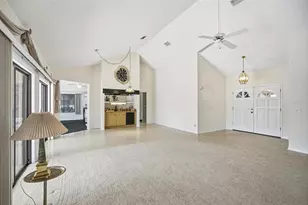 10 Castle Ct, Palm Coast, FL 32137 - Photo 12