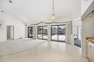 10 Castle Ct, Palm Coast, FL 32137 - Photo 14