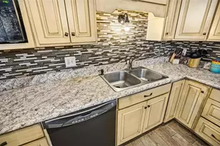 109 Jackson Cir, Palatka, FL 32177 - Photo 10