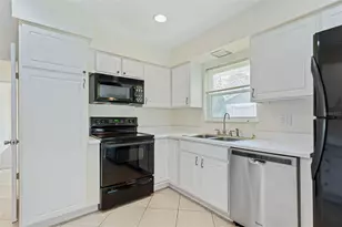 9 Crompton Pl, Palm Coast, FL 32137 - Photo 6