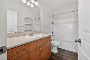 8290 W Gate Pkwy, Jacksonville, FL 32216 - Photo 18