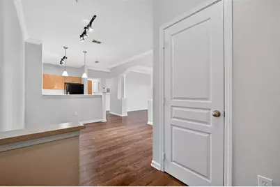 8290 W Gate Parkway #707, Jacksonville, FL 32216 - Photo 2