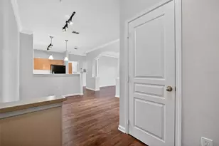 8290 W Gate Pkwy, Jacksonville, FL 32216 - Photo 2