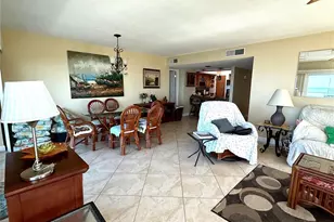 423 Mariner Dr, Tarpon Springs, FL 34689 - Photo 6