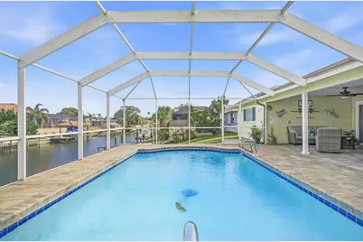 1 Cloverdale Court S, Palm Coast, FL 32137 - Photo 2