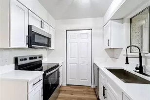 4445 Rayfield Dr, Sarasota, FL 34243 - Photo 16