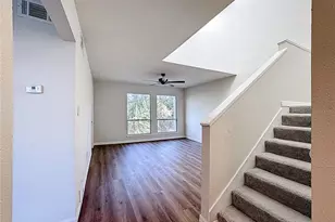 4445 Rayfield Dr, Sarasota, FL 34243 - Photo 4