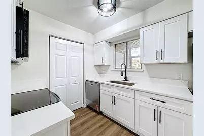 4445 Rayfield Drive, Sarasota, FL 34243 - Photo 14