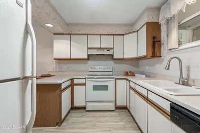 329 Wilder Boulevard #C403, Daytona Beach, FL 32114 - Photo 4