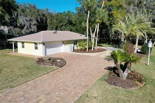 8 Cole Pl, Palm Coast, FL 32137 - Photo 2