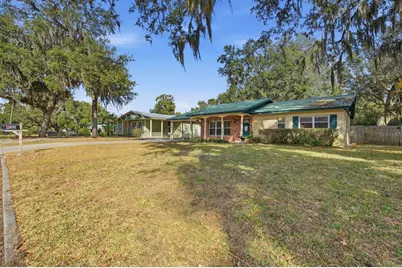 133 Crestwood Avenue, Palatka, FL 32177 - Photo 2