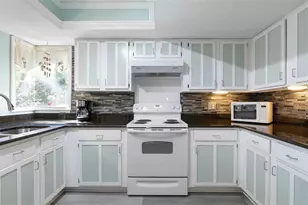 24 Fairways Cir, Palm Coast, FL 32137 - Photo 10