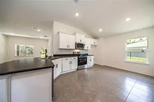 77 Pickering Dr, Palm Coast, FL 32164 - Photo 4