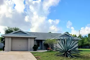 7 Blairton Ct, Palm Coast, FL 32137 - Photo 1