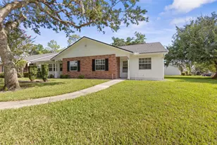 24 Kings Colony Ct, Palm Coast, FL 32137 - Photo 2