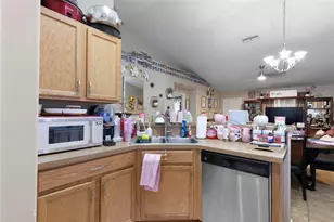 18 Regina Ln, Palm Coast, FL 32164 - Photo 10