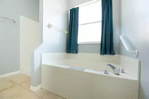 11 Bayside Dr, Palm Coast, FL 32137 - Photo 10