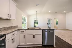 7 Ullynn Pl, Palm Coast, FL 32164 - Photo 4