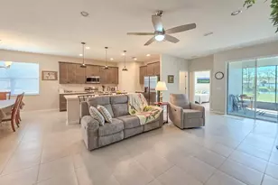 8 Lakeland Wy, Palm Coast, FL 32137 - Photo 12