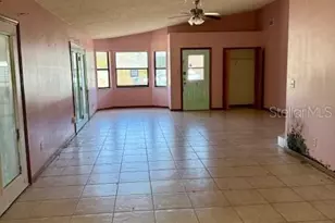 8 Sweet Bay Dr, Palm Coast, FL 32137 - Photo 2