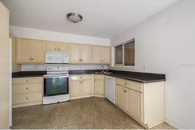 875 Valencia Road, South Daytona, FL 32119 - Photo 2