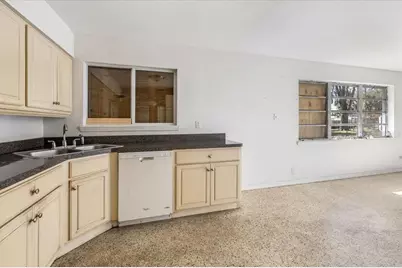 875 Valencia Road, South Daytona, FL 32119 - Photo 4