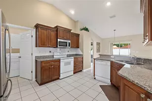 19 Portia Ln, Palm Coast, FL 32164 - Photo 12