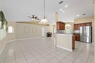 19 Portia Ln, Palm Coast, FL 32164 - Photo 4