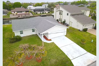 19 Cedarfield Court, Palm Coast, FL 32137 - Photo 4